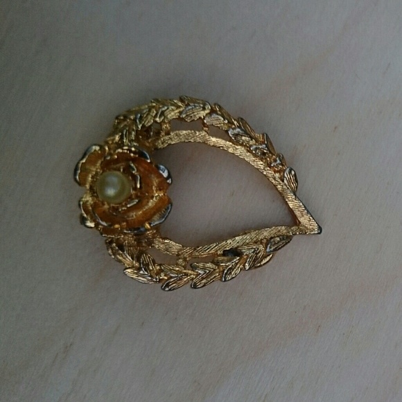 Golden Pearl Wreath-Discount Shipping til 1:30est! - Picture 4 of 4